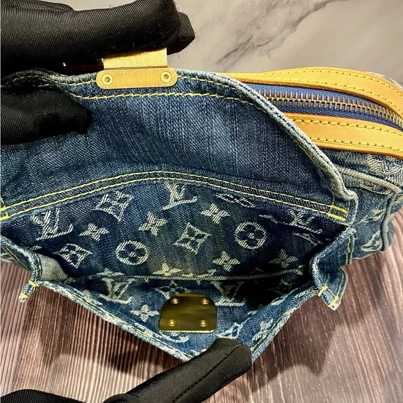 GENTLY USED - VINTAGE* LOUIS VUITTON MONOGRAM DENIM BUM BAG - Picture 8 of 10